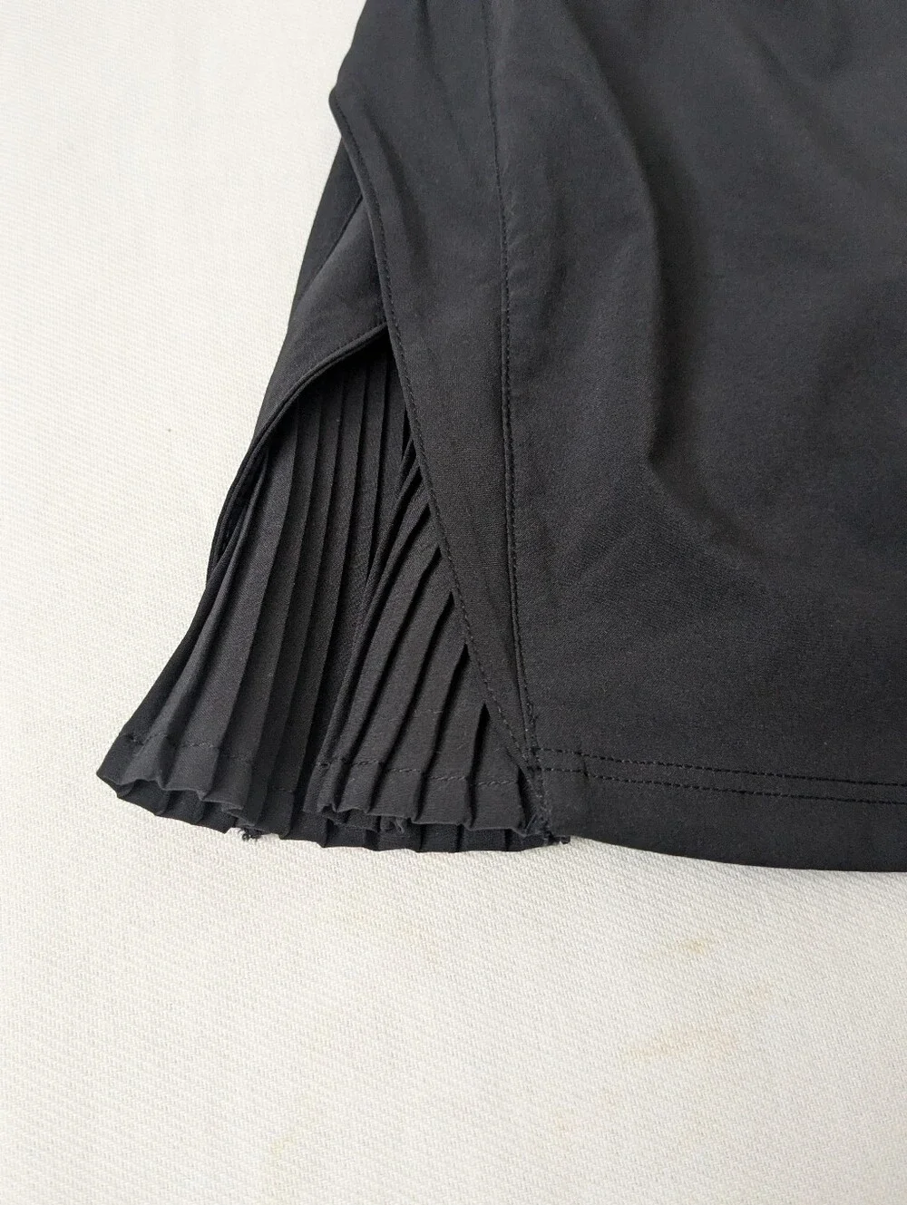 Lululemon Athletica Play Off The Pleated Skirt 13